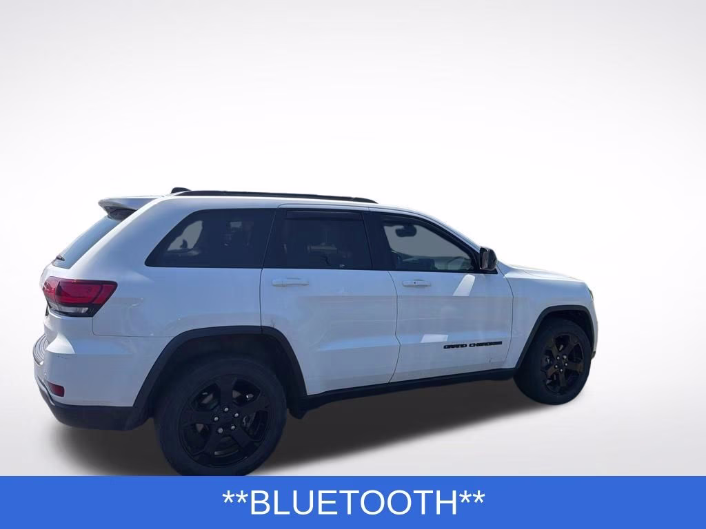 2018 Bright White Clearcoat Jeep Grand Cherokee Laredo 4X4 SUV