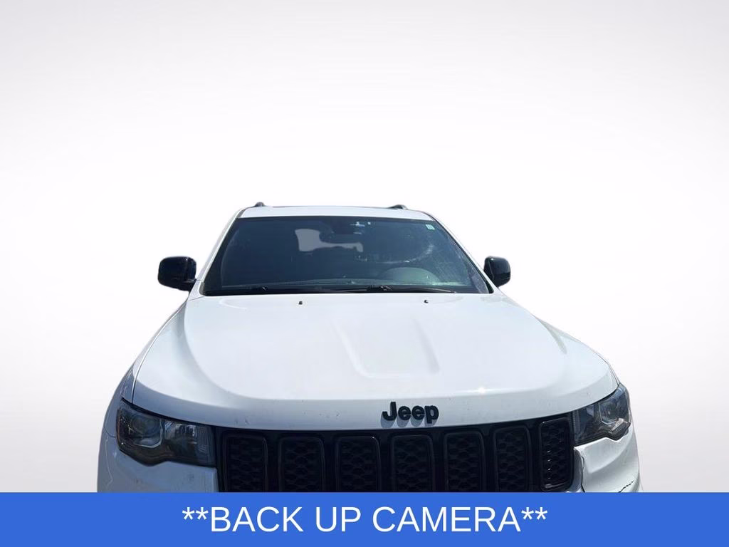 2018 Bright White Clearcoat Jeep Grand Cherokee Laredo 4X4 SUV