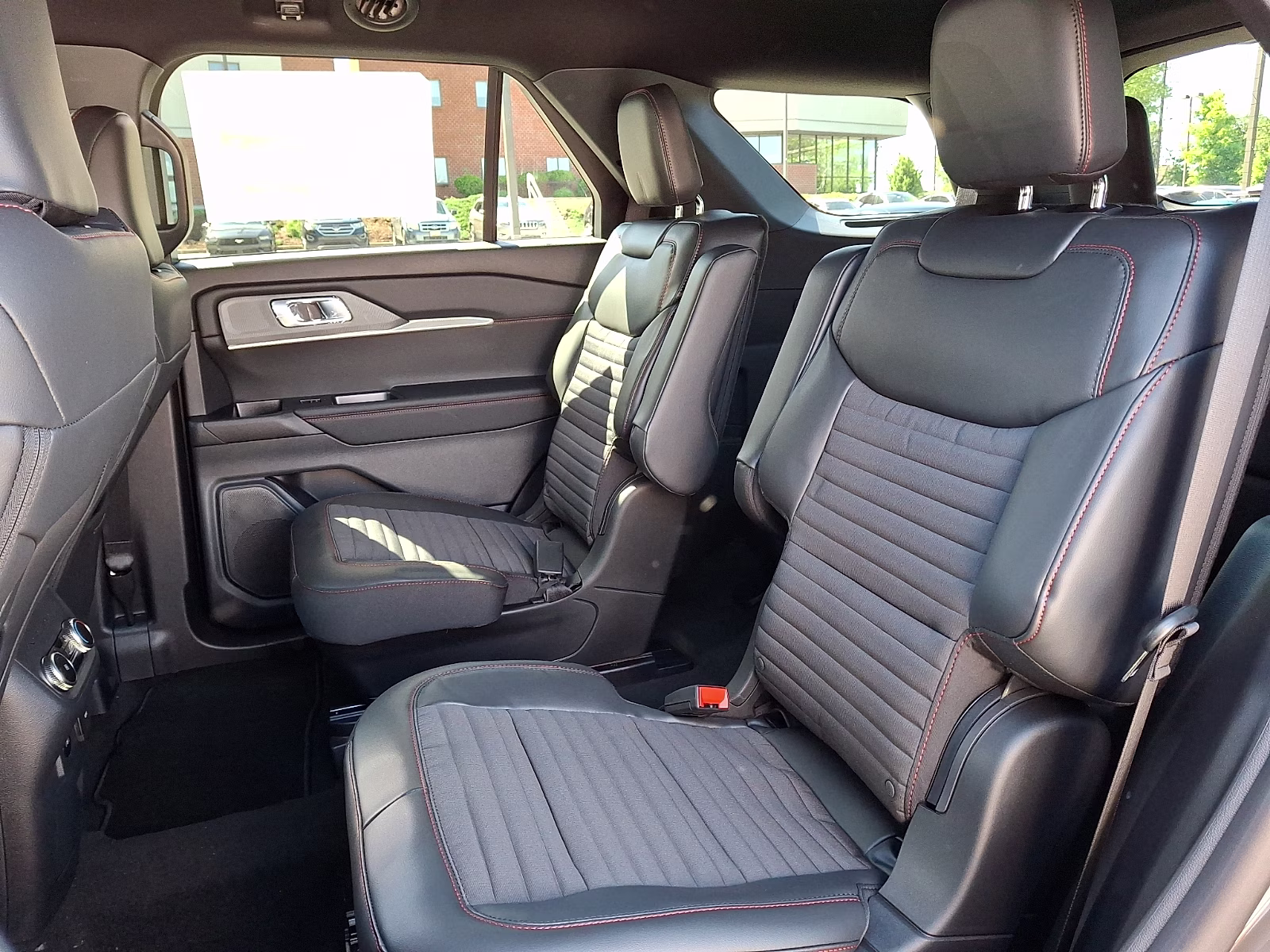 2026 Marsh Gray - T9 Ford Explorer ST-Line 4X4