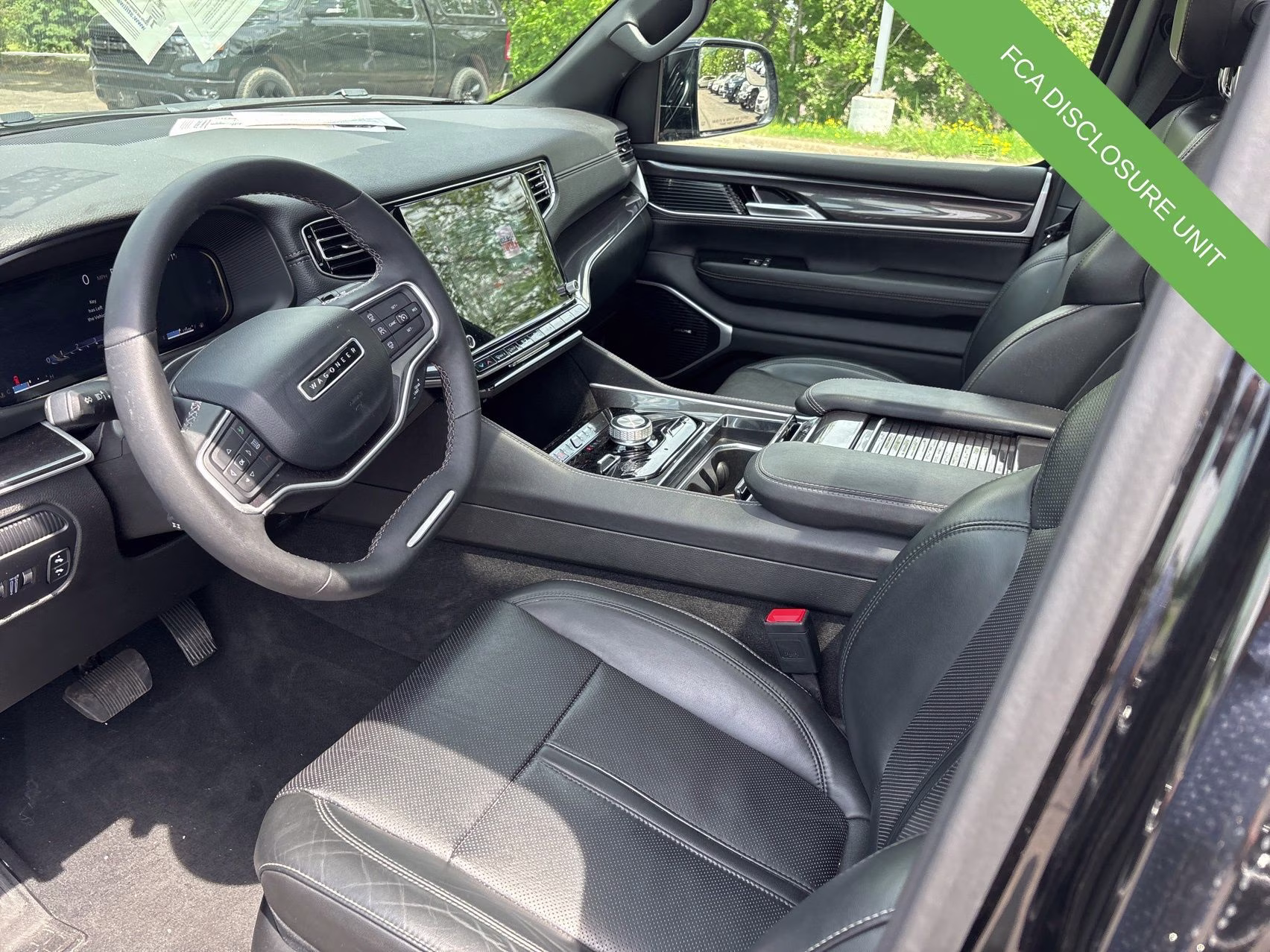 2024 Diamond Black Crystal Pearlcoat Jeep Wagoneer Base 4X4 SUV