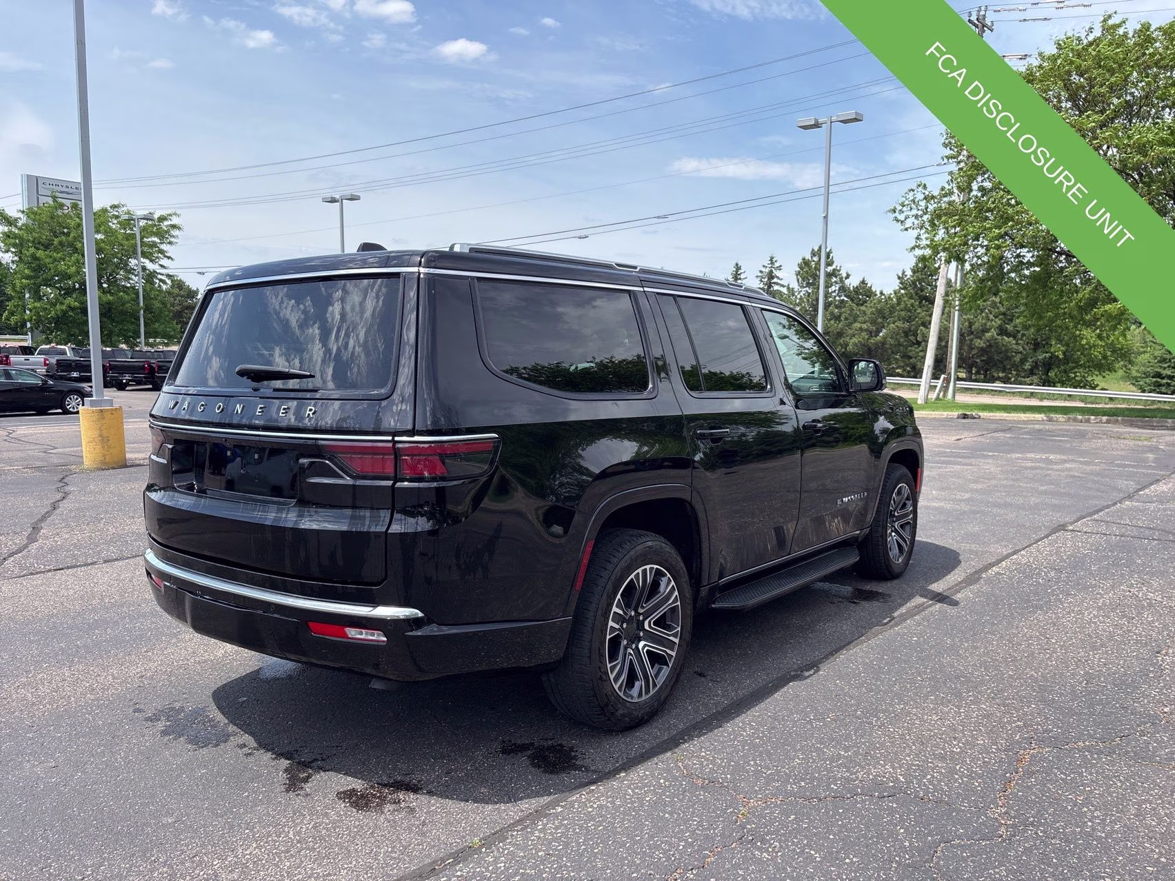 2024 Diamond Black Crystal Pearlcoat Jeep Wagoneer Base 4X4 SUV