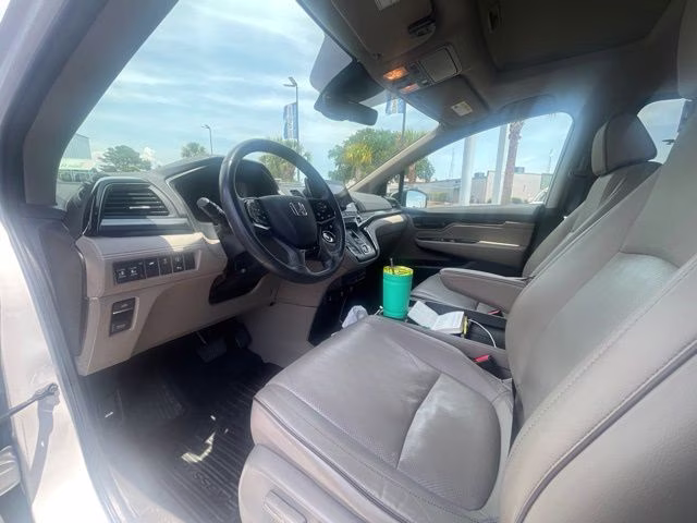 2022 White Honda Odyssey Elite FWD Van