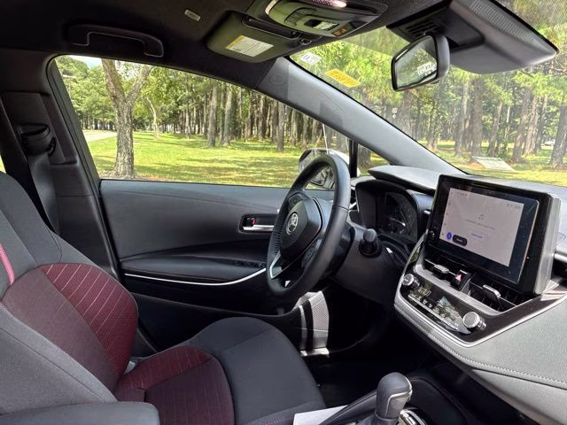2025 Ice Cap/Midnight Blk Met Toyota Corolla SE FWD Sedan