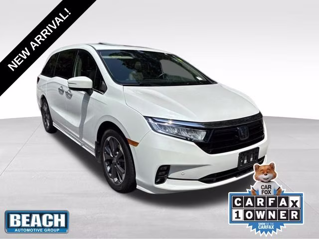 2022 White Honda Odyssey Elite FWD Van