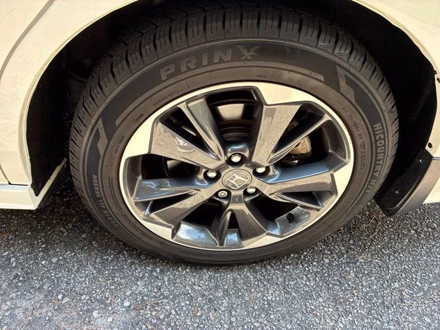 2022 White Honda Odyssey Elite FWD Van