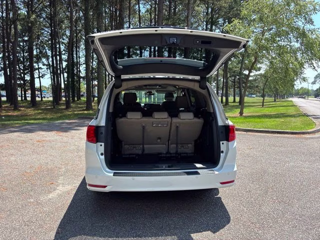 2022 White Honda Odyssey Elite FWD Van