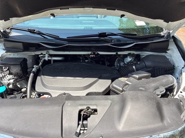 2022 White Honda Odyssey Elite FWD Van
