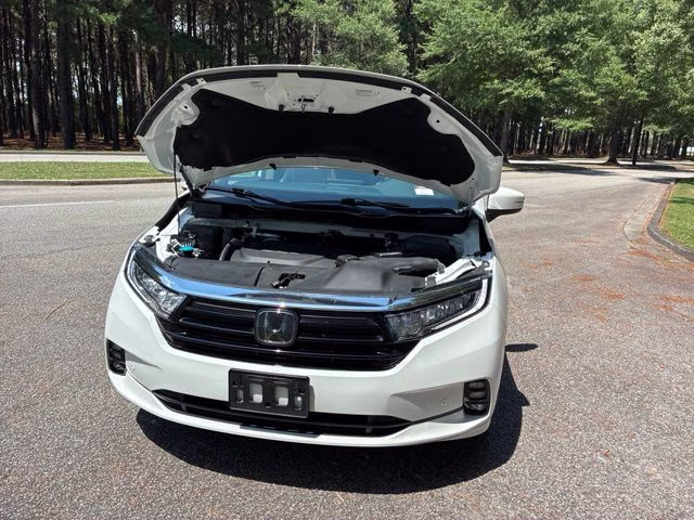 2022 White Honda Odyssey Elite FWD Van