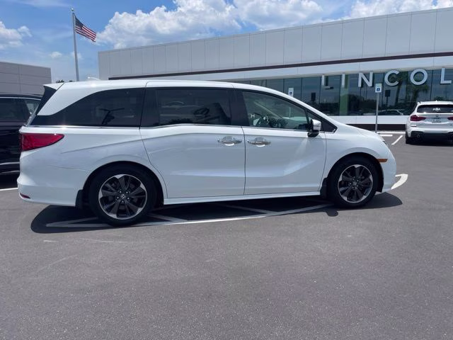 2022 White Honda Odyssey Elite FWD Van
