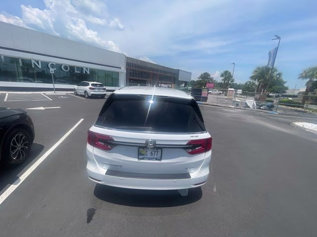 2022 White Honda Odyssey Elite FWD Van