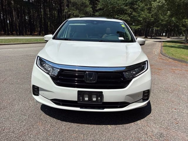 2022 White Honda Odyssey Elite FWD Van