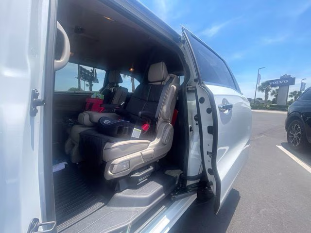 2022 White Honda Odyssey Elite FWD Van