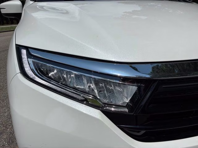 2022 White Honda Odyssey Elite FWD Van