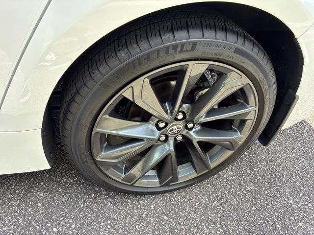 2025 Ice Cap/Midnight Blk Met Toyota Corolla SE FWD Sedan