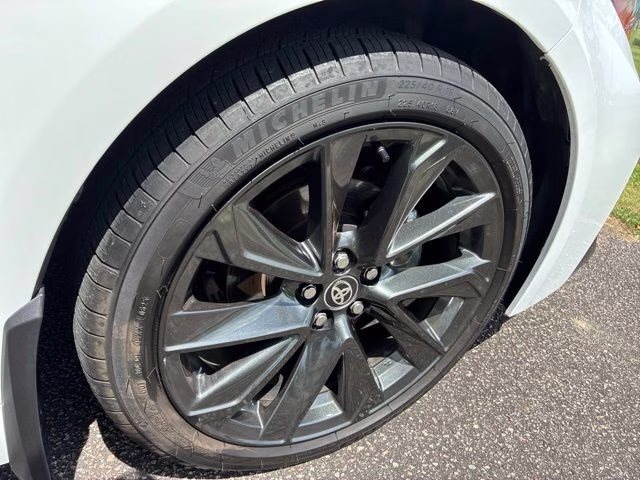 2025 Ice Cap/Midnight Blk Met Toyota Corolla SE FWD Sedan