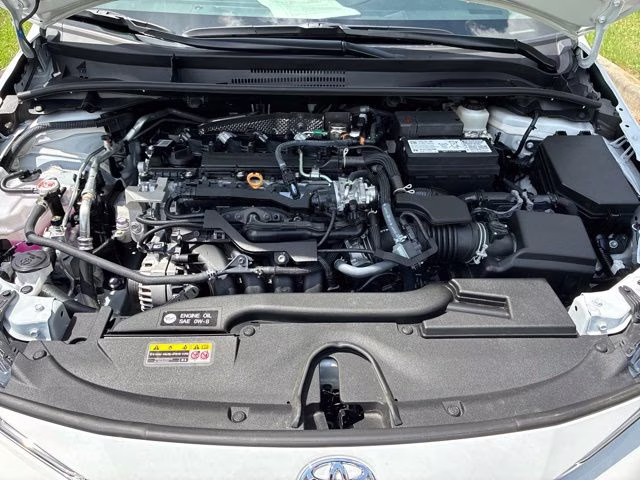 2025 Ice Cap/Midnight Blk Met Toyota Corolla SE FWD Sedan
