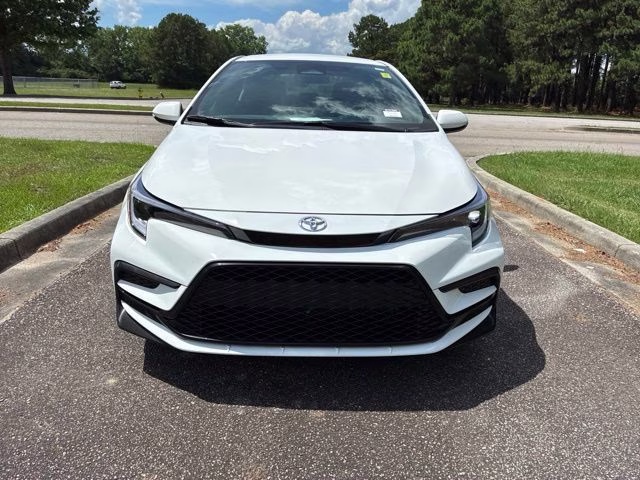 2025 Ice Cap/Midnight Blk Met Toyota Corolla SE FWD Sedan