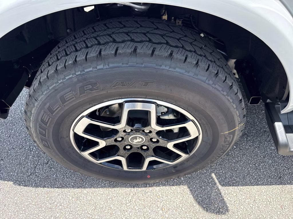 2026 Avalanche Gray Ford Bronco Outer Banks 4X4 SUV