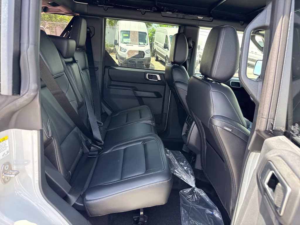 2026 Avalanche Gray Ford Bronco Outer Banks 4X4 SUV