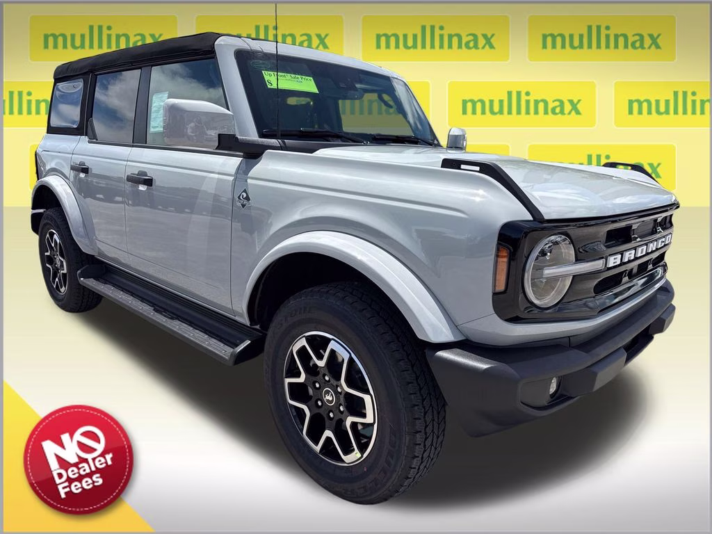 2026 Avalanche Gray Ford Bronco Outer Banks 4X4 SUV