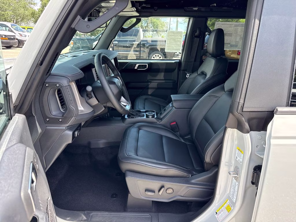 2026 Avalanche Gray Ford Bronco Outer Banks 4X4 SUV