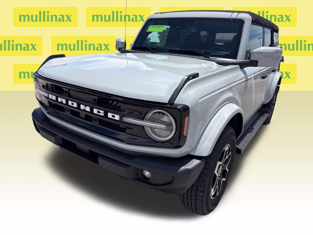 2026 Avalanche Gray Ford Bronco Outer Banks 4X4 SUV
