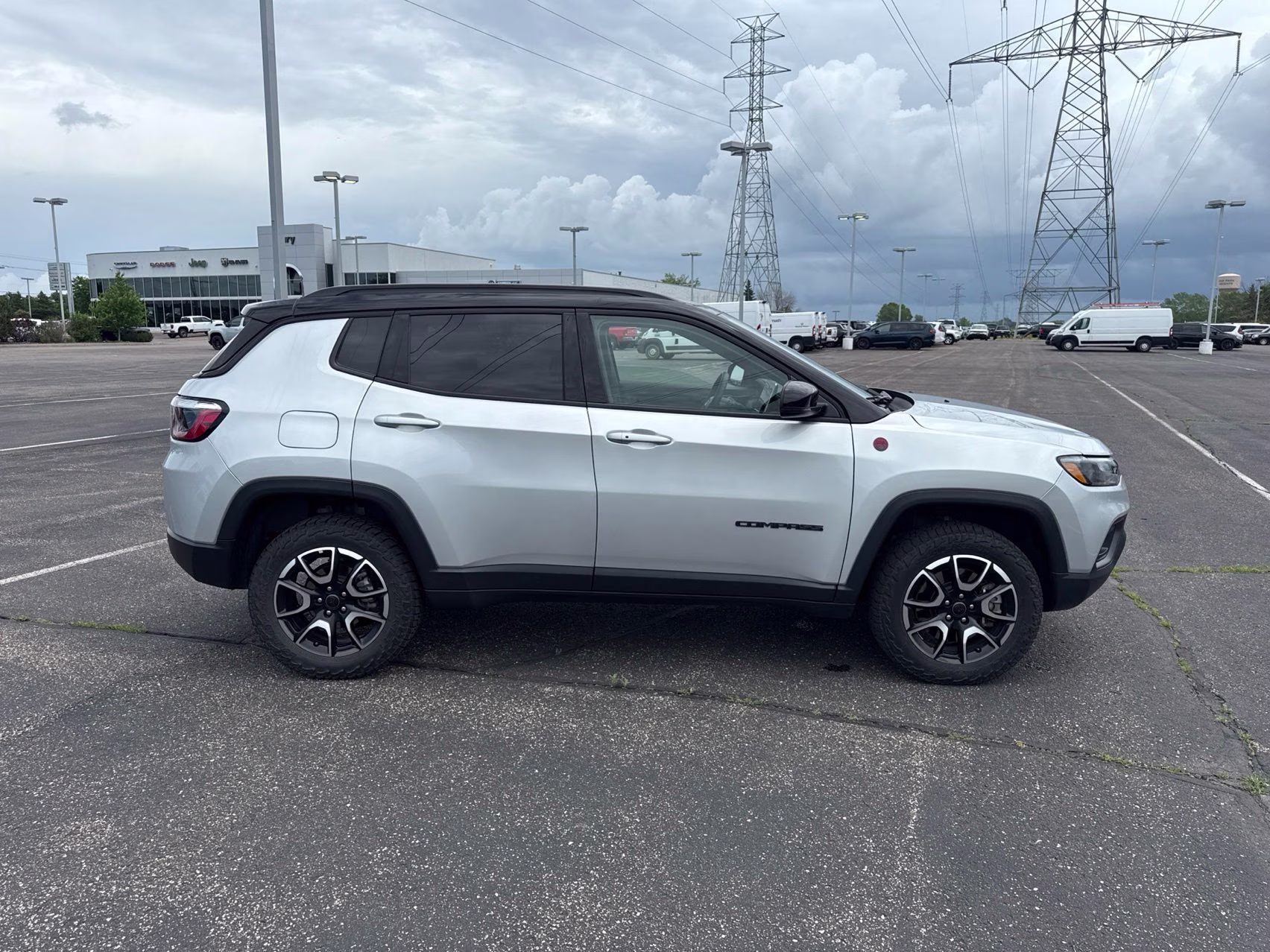 2025 Silver Zynith Metallic Clearcoat Jeep Compass Trailhawk 4X4 SUV