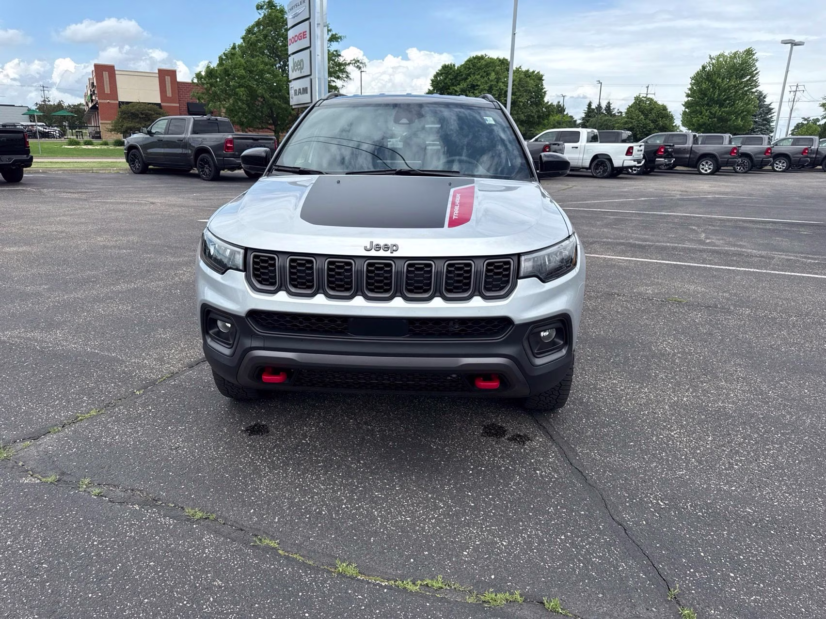 2025 Silver Zynith Metallic Clearcoat Jeep Compass Trailhawk 4X4 SUV