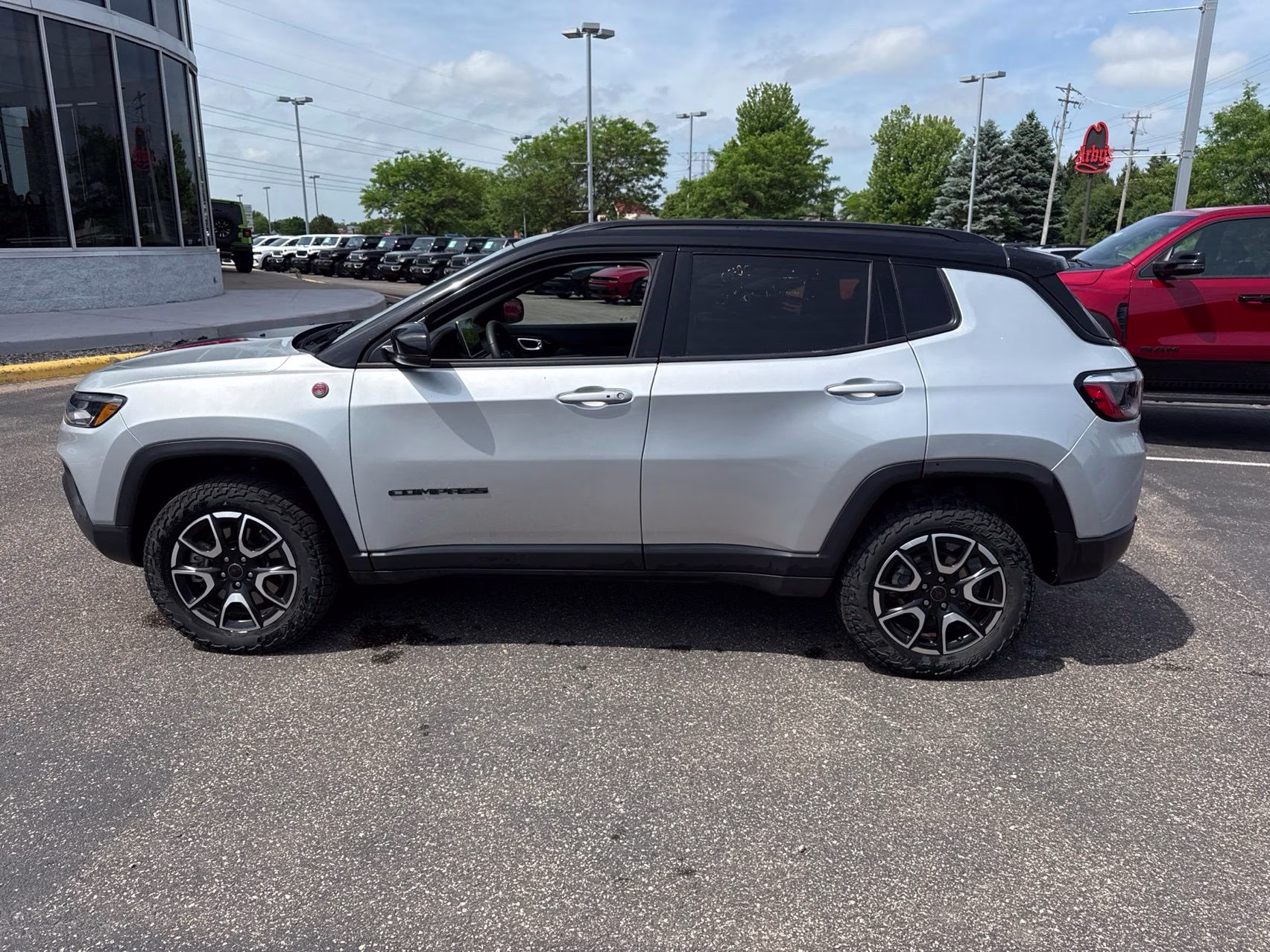 2025 Silver Zynith Metallic Clearcoat Jeep Compass Trailhawk 4X4 SUV