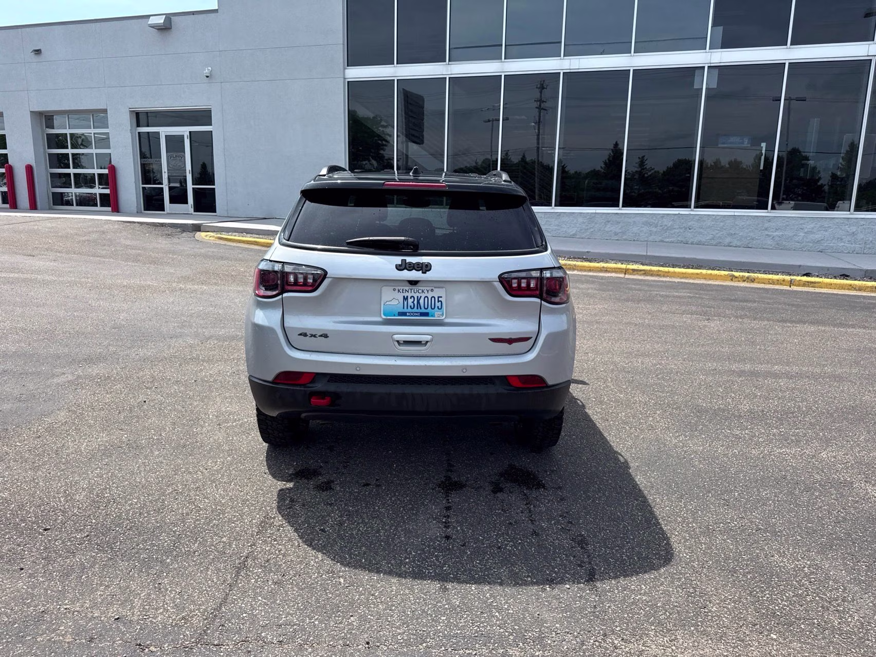 2025 Silver Zynith Metallic Clearcoat Jeep Compass Trailhawk 4X4 SUV