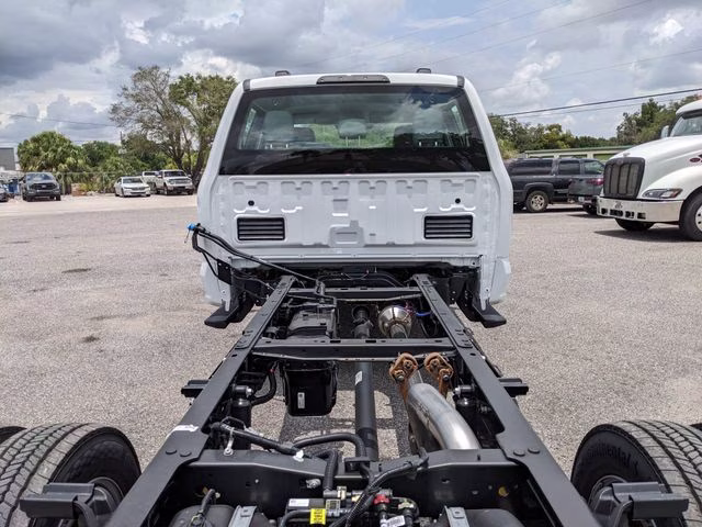 2026 Oxford White Ford Super Duty F-450 DRW XL 4X4 Chassis
