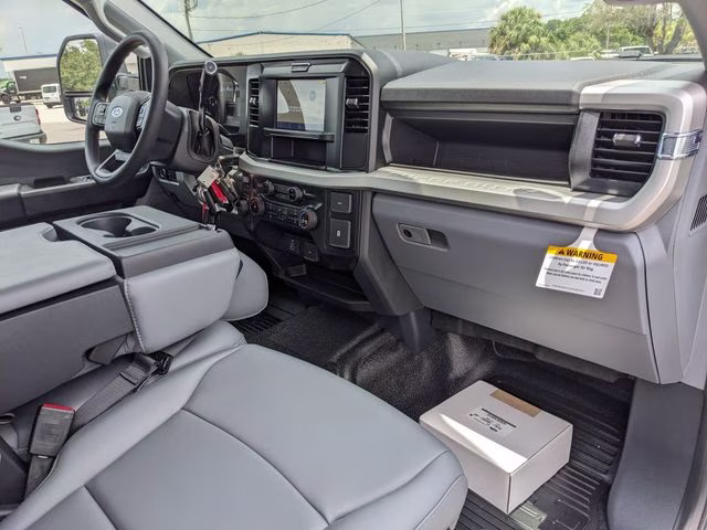 2026 Oxford White Ford Super Duty F-450 DRW XL 4X4 Chassis