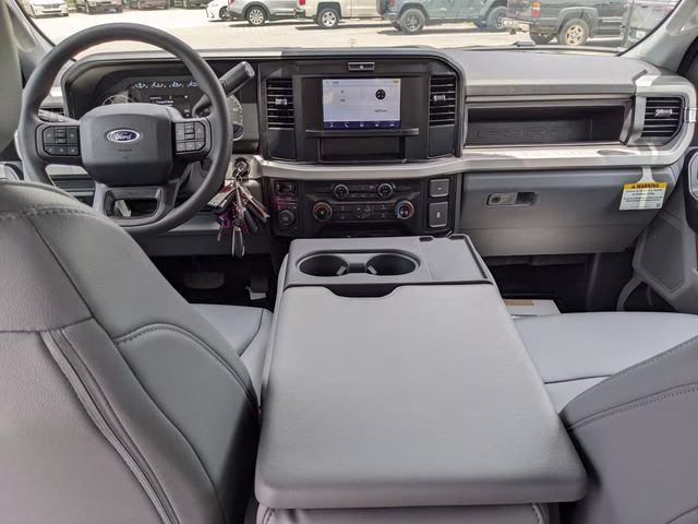 2026 Oxford White Ford Super Duty F-450 DRW XL 4X4 Chassis