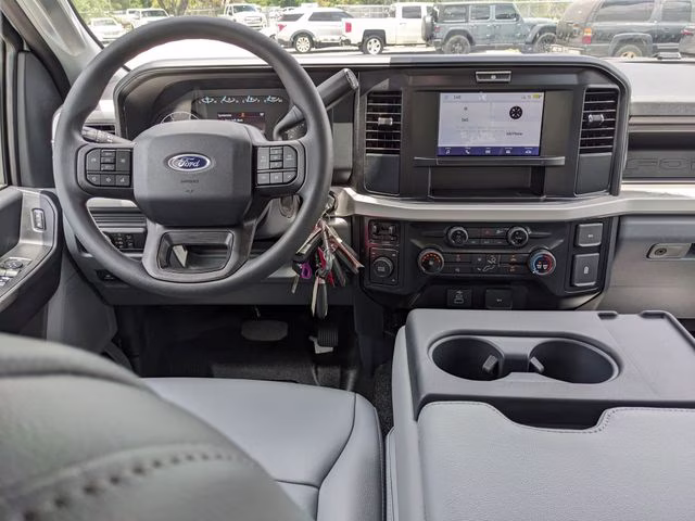 2026 Oxford White Ford Super Duty F-450 DRW XL 4X4 Chassis