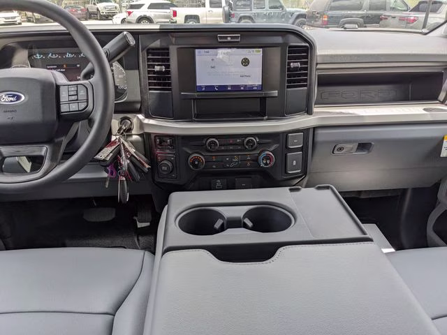 2026 Oxford White Ford Super Duty F-450 DRW XL 4X4 Chassis