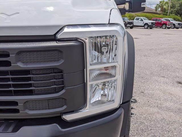 2026 Oxford White Ford Super Duty F-450 DRW XL 4X4 Chassis