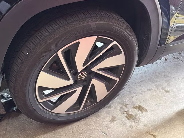 2024 Dark Blue Volkswagen Atlas 2.0T SE w/Technology AWD SUV