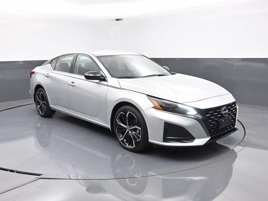2024 Brilliant Silver Metallic Nissan Altima 2.5 SR AWD Sedan