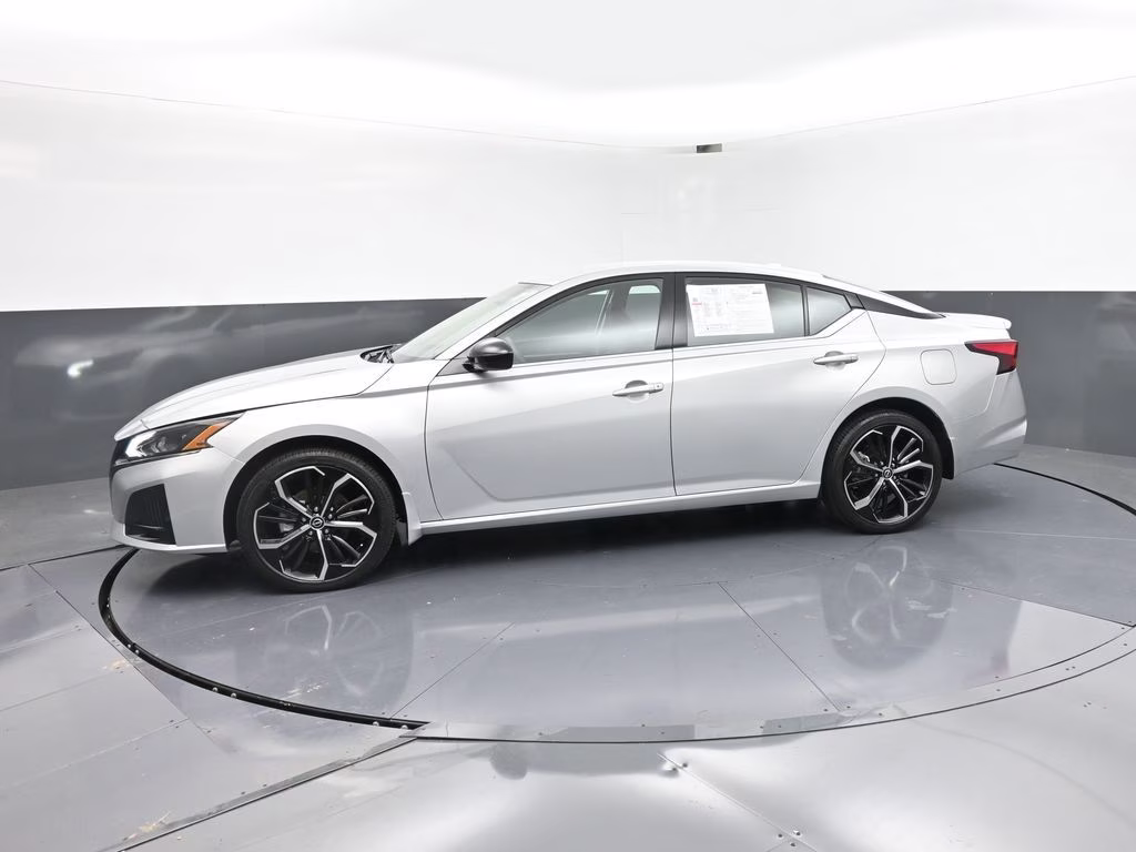 2024 Brilliant Silver Metallic Nissan Altima 2.5 SR AWD Sedan