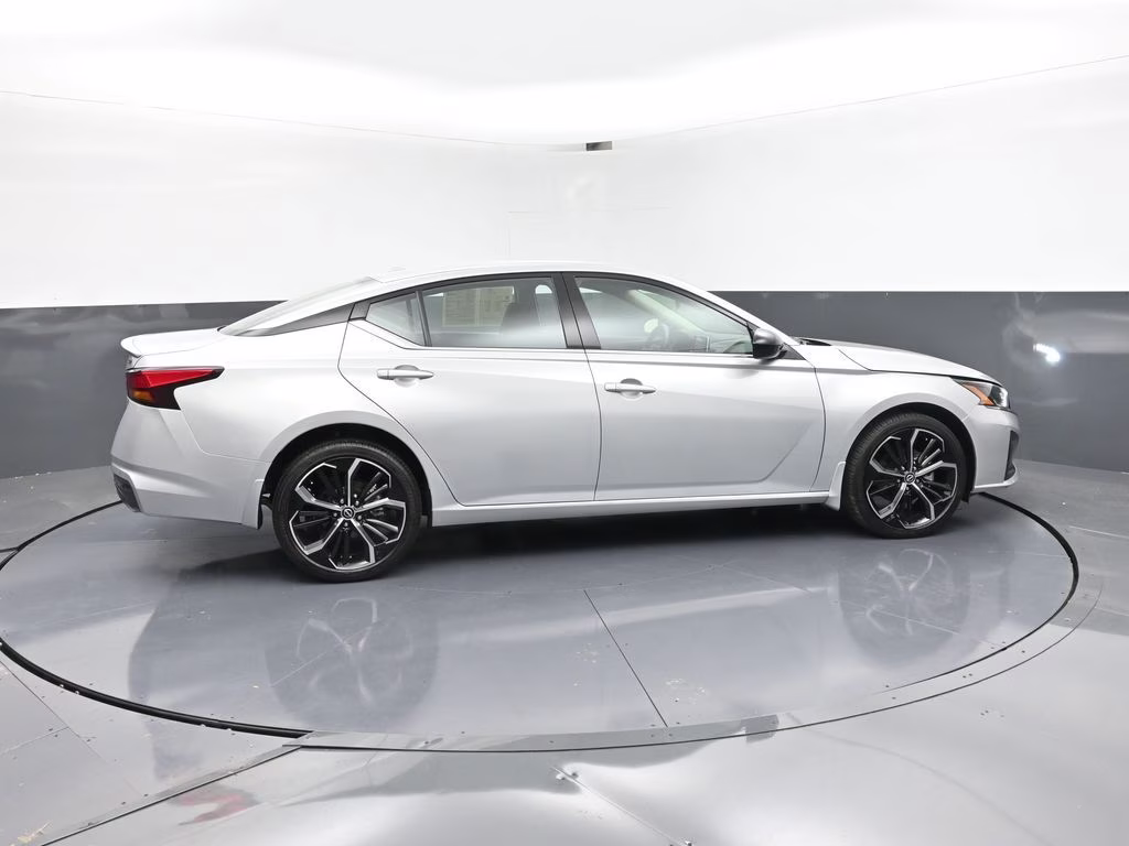 2024 Brilliant Silver Metallic Nissan Altima 2.5 SR AWD Sedan