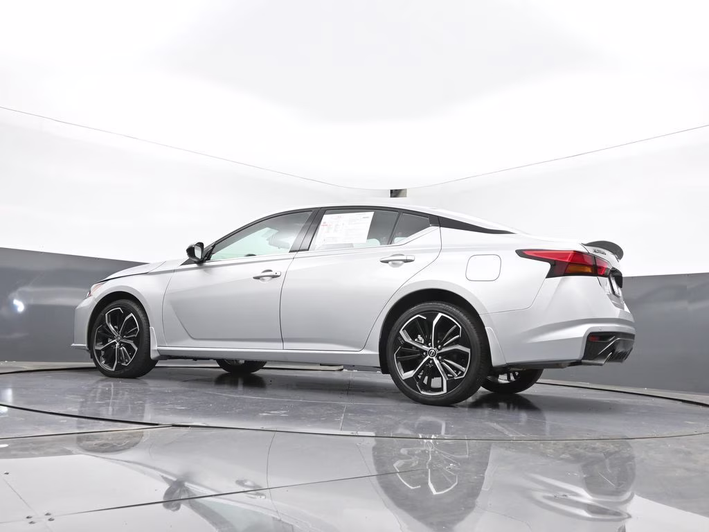 2024 Brilliant Silver Metallic Nissan Altima 2.5 SR AWD Sedan