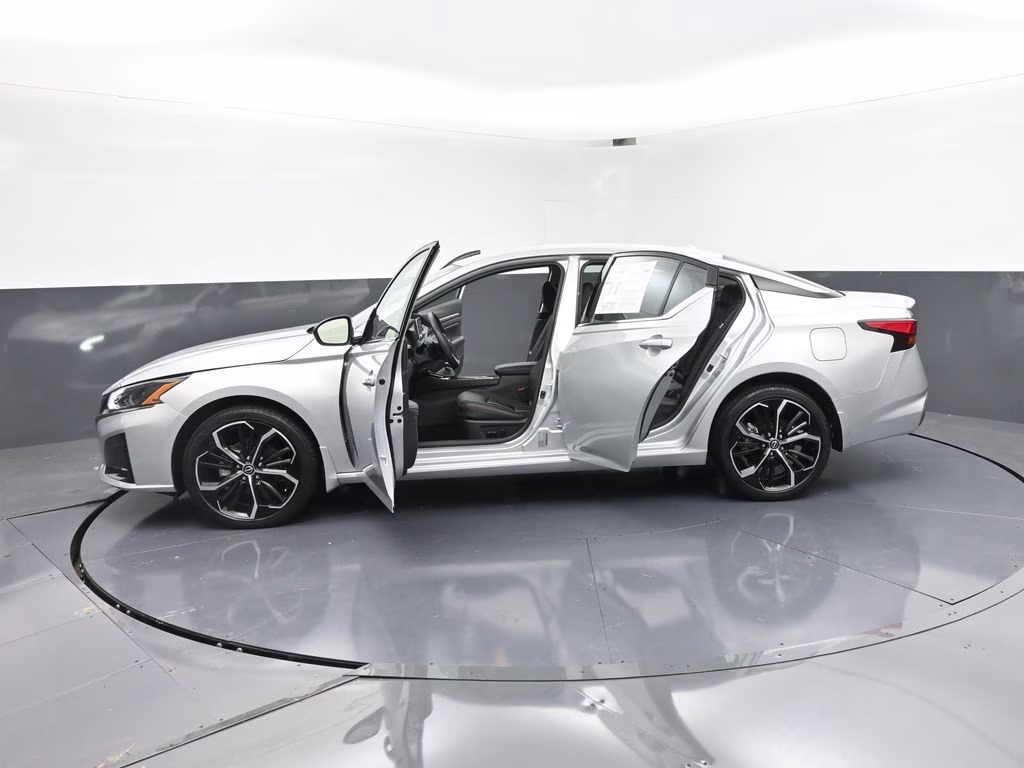 2024 Brilliant Silver Metallic Nissan Altima 2.5 SR AWD Sedan