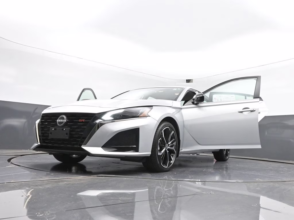 2024 Brilliant Silver Metallic Nissan Altima 2.5 SR AWD Sedan