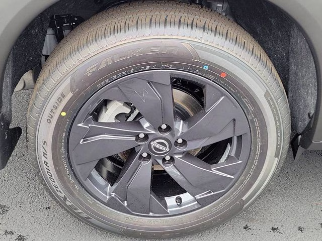 2026 Boulder Gray Pearl Nissan Rogue SV FWD SUV