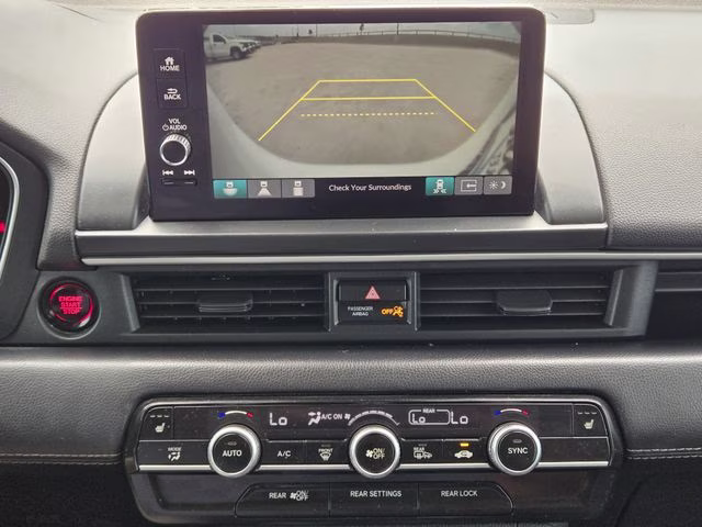 2024 White Honda Pilot Touring AWD SUV