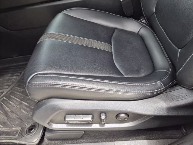 2024 White Honda Pilot Touring AWD SUV