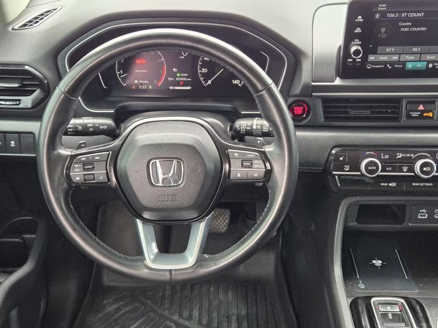 2024 White Honda Pilot Touring AWD SUV