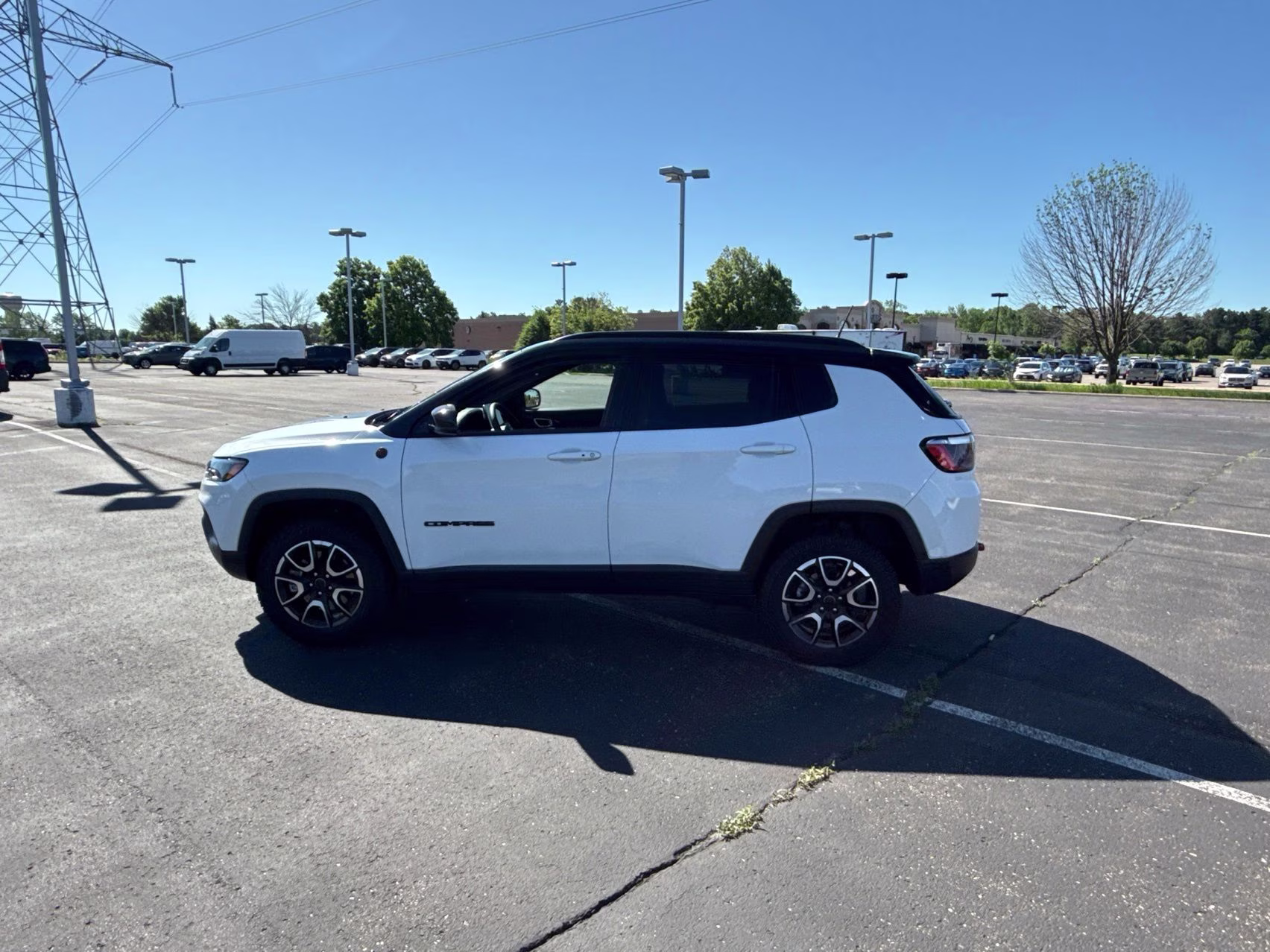 2025 Bright White Clearcoat Jeep Compass Trailhawk 4X4 SUV