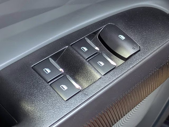2026 Oxford White Ford Maverick XL FWD Truck