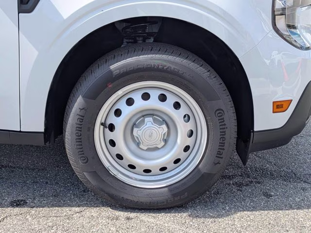 2026 Oxford White Ford Maverick XL FWD Truck